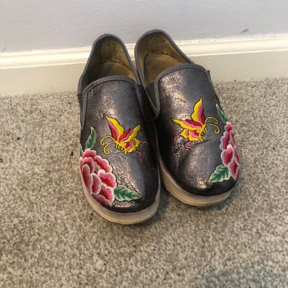 Brash Silver Floral Embroidered Slip-On Flats – Size 7.5 - Picture 1 of 7